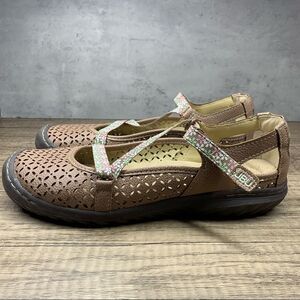 JBU Ladies 9M “Karen Cutout” Mary Jane Tan Flats Strappy Vegan Casual Sandals